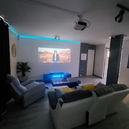 モルレーCinema A Domicileアパートメント エクステリア 写真